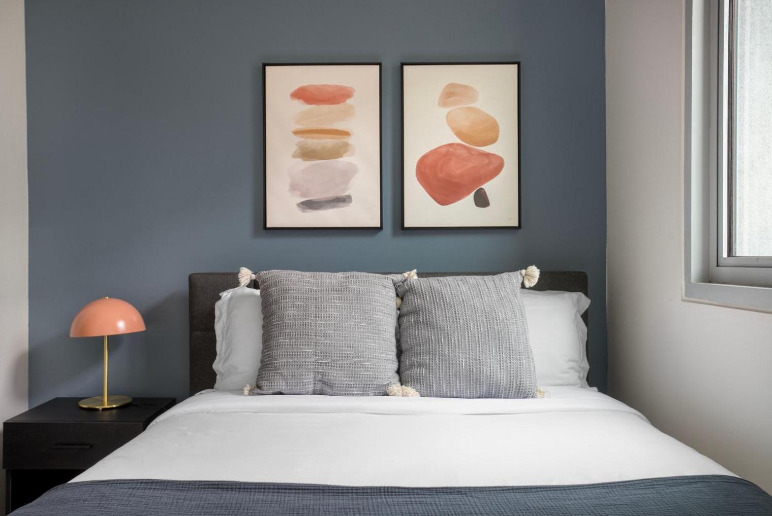 Koreatown W Pool Nr Coffee Restaurants Lax-1174 Los Angeles